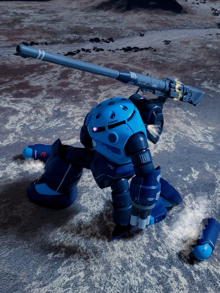 ブーン大尉は海中推進装備をパージ❗背面に折り畳まれ装備している600㎜カノン砲を展開~🤩✨発射体制に入る👍バックパック右側に装備された広範囲索敵センサーが精度の高いロングレンジ砲撃を可能としている😌