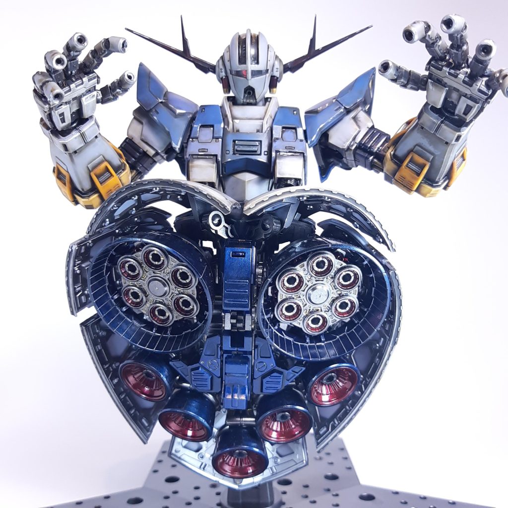 バーニアはメタリックで外部装甲ウェザリングのギャップ萌えを目指しましたが、メタリックをもう少し、ウェザリングしても良かったかも。