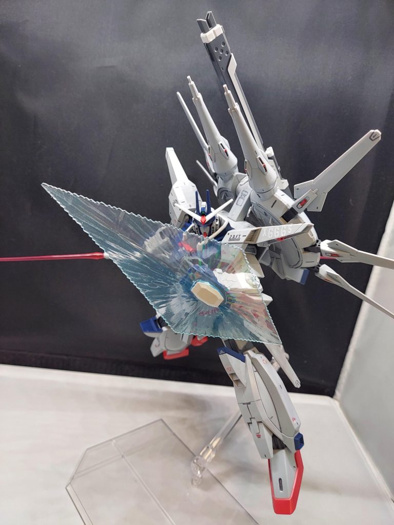 わかりにくいですがビームシールドにキラキラの100均シールを貼っております(￣▽￣;)実物みると結構いい感じにテカテカしてます✨そのままだと無色なので(-∀-`; )