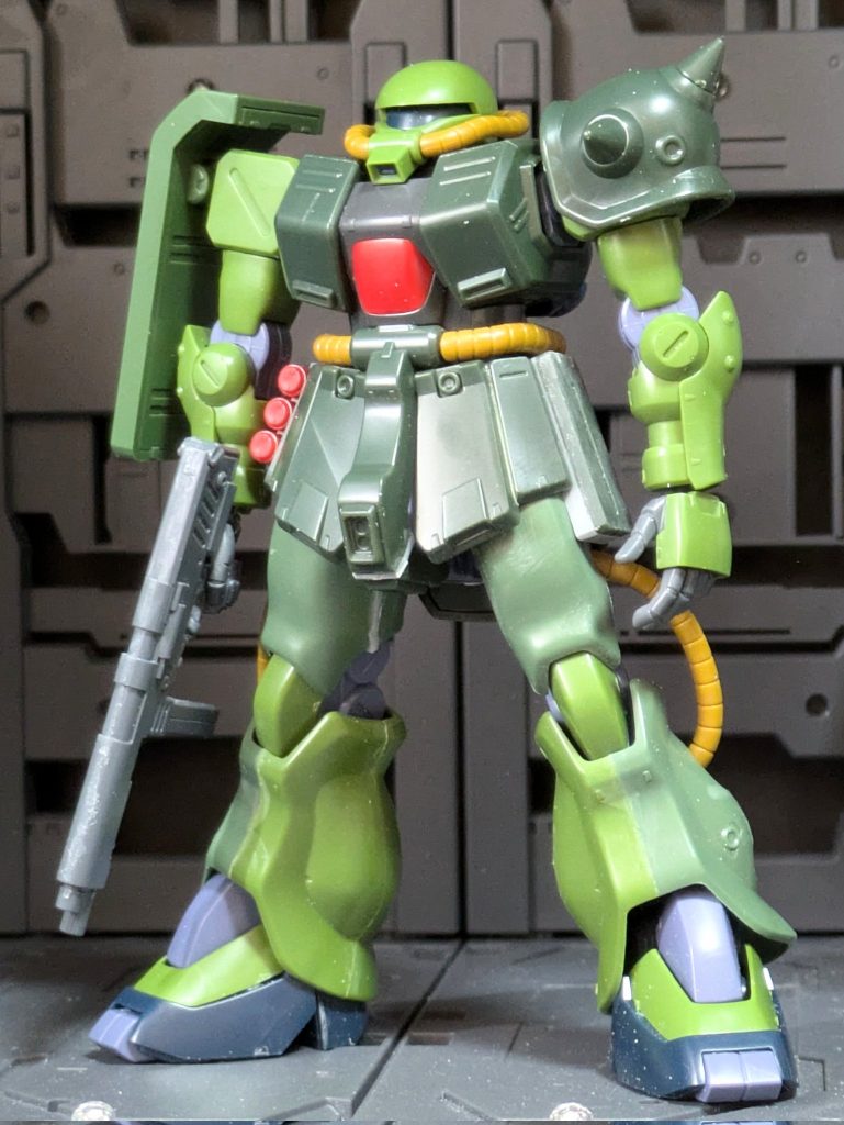 プレバンからUC版が届いたときに思いつきました。キット2個あれば幅増し簡単じゃん?と。御覧の通りやってみたら印象変わりました。