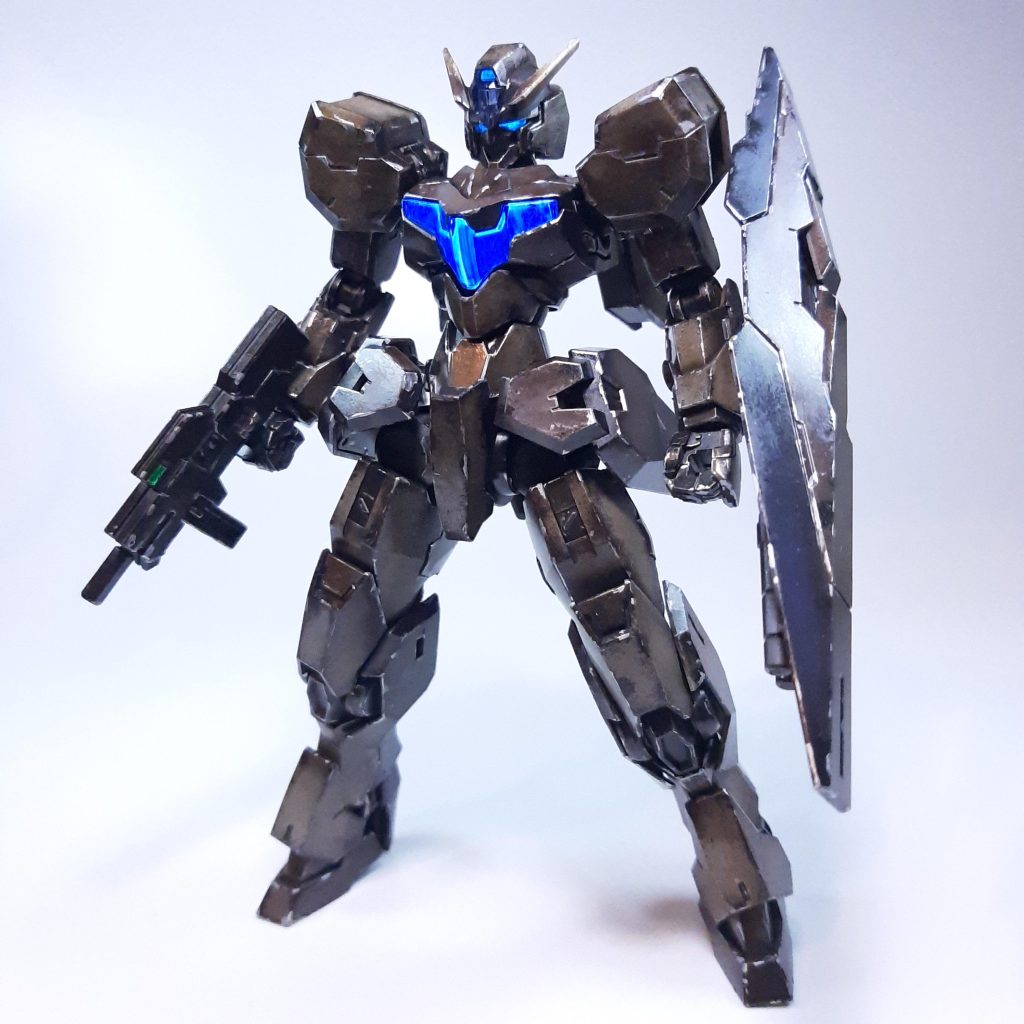 シェルユニットとセンサーは蛍光クリアで塗装しました。