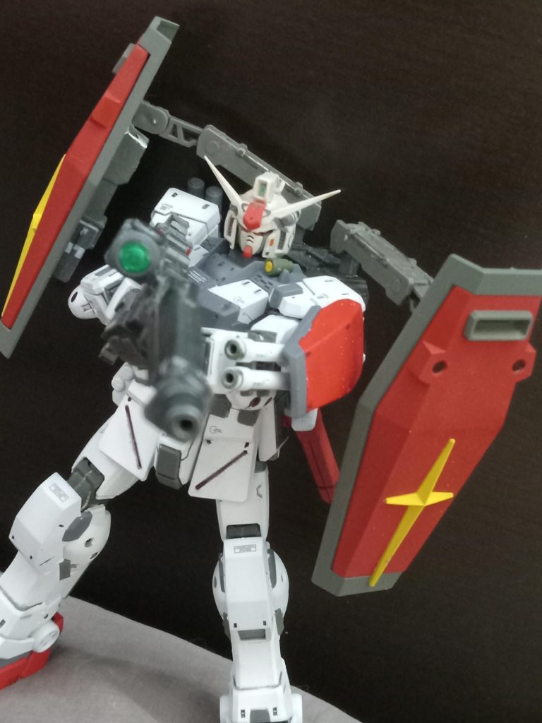 シールドはEG RX78のもの。ムーンガンダムのサブアームをバックパックに取り付けて使用。デルタカイのビームランチャーもメインウェポンとして使用される。