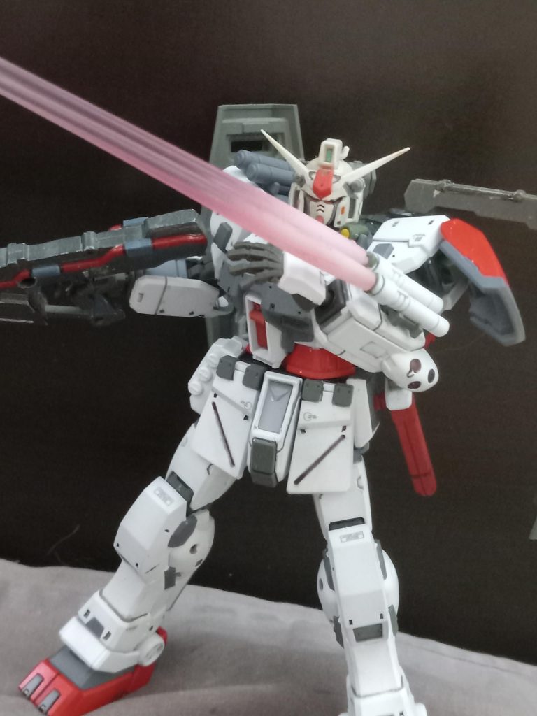 私はいつもユニコーンガンダムのように腕に取り付けられたビームサーベルが好きでした。