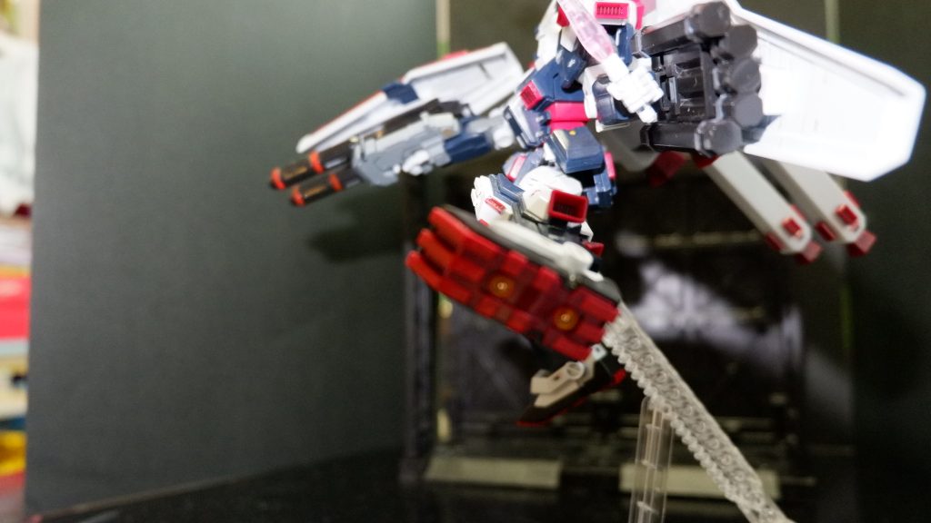 足の裏に謎の玉を貼り付けてみました。ディテールアップしたようなしてないような