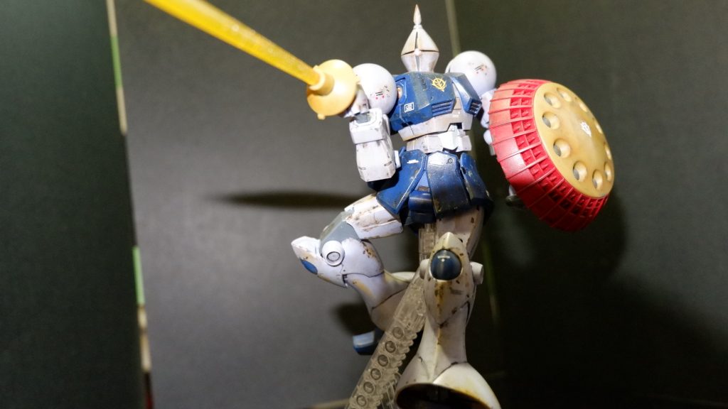 ギャンと言えばこの剣なんだけど、いっそレイピアにして無駄にしなりまくってアムロさんを苦しめたら良かったのに。フェンシングみたいにしなりまくって後ろからつくとか(zaku-kao4)