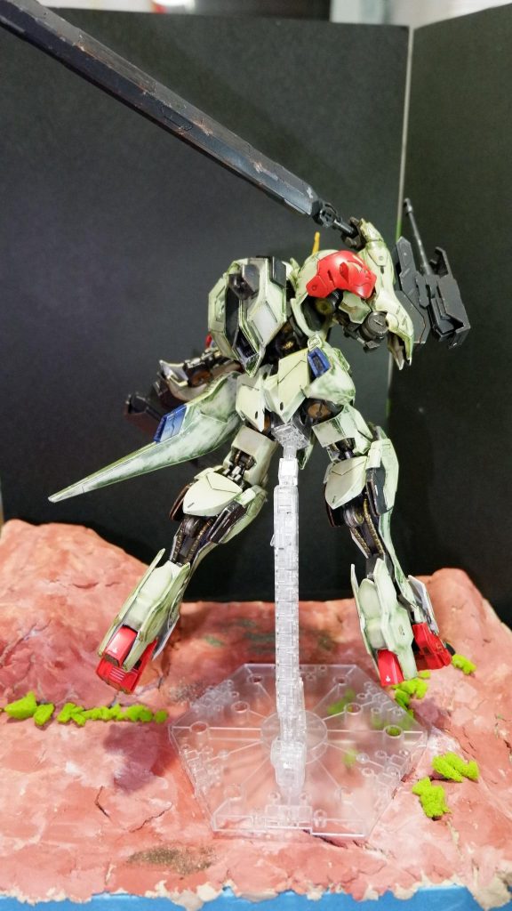 後ろから。ジャンプしている感じは難しい(zaku-kao9)