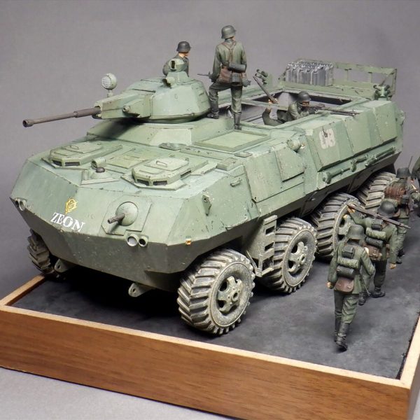1/35　ジオン軍　8輪装甲車　2型