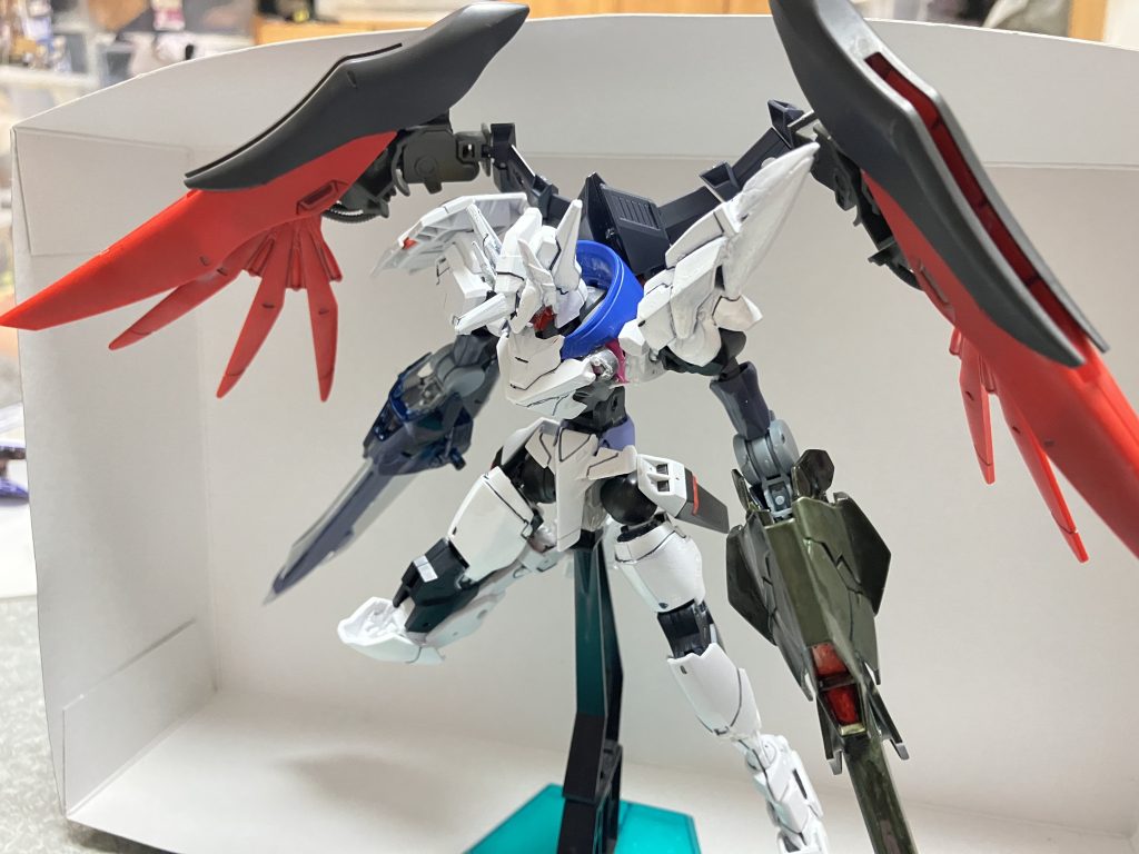 アロンダイト、高エネルギー長射程ビーム砲をオメガモンのように両腕にしました。