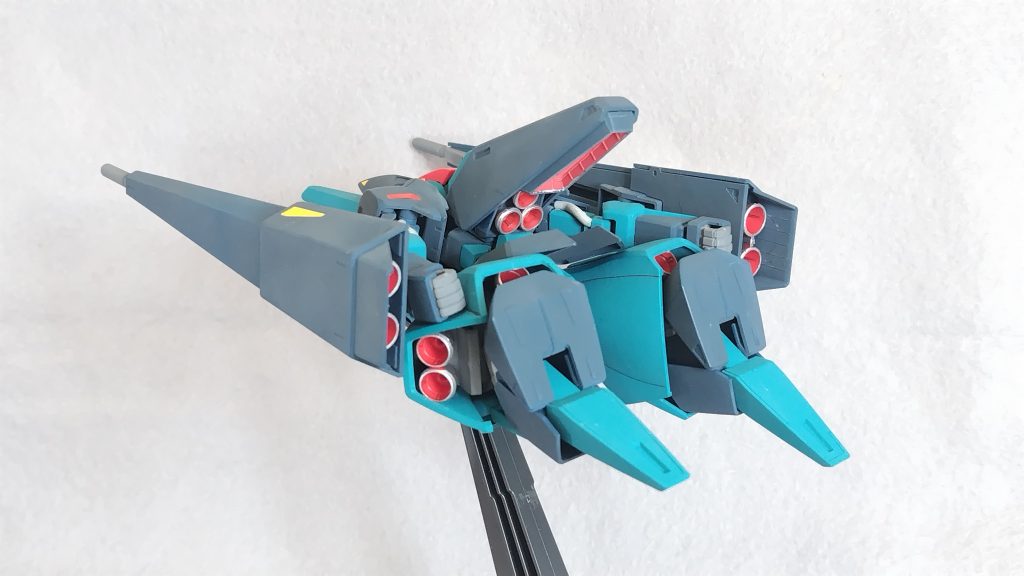 飛行形態のバックショット。バーニアはシルバー光沢で迫力がでました。