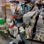 肩アーマーの赤色部の形状変更しました✨少しずつ少しずつ進めてます[…]