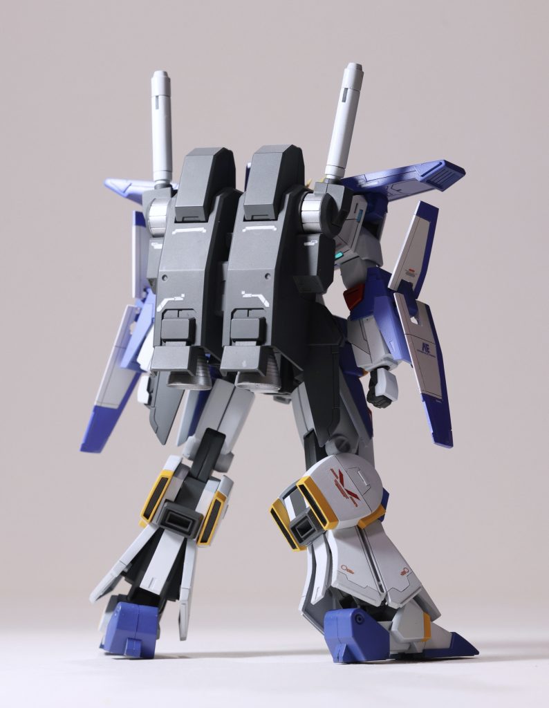 リアビューバックパックの取り付け位置もキットのままだと低く感じたのでジョイントを加工して10mm程上に移動しています