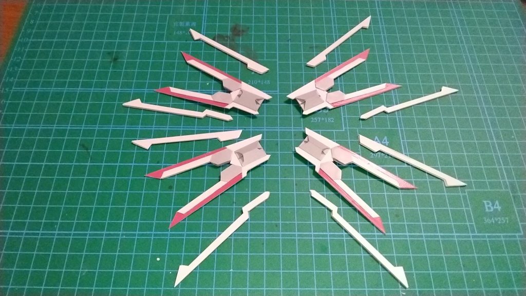 プラウドディフェンダーはプラ板のフルスクラッチです。