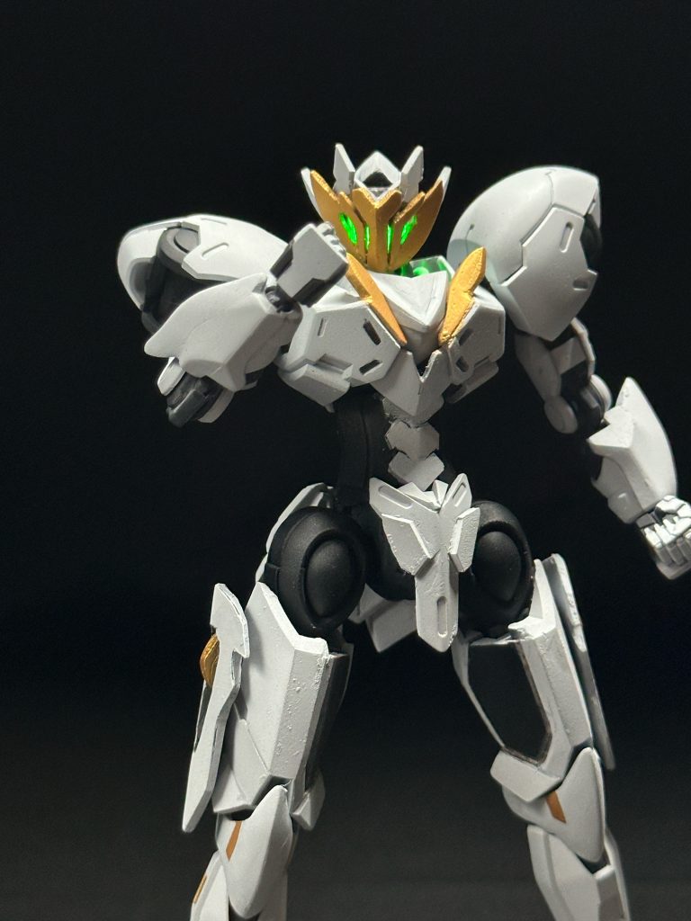 太腿のアーマーはディナイアルを改造した物を使ってます