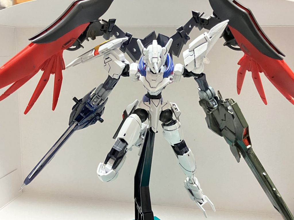 それぞれ肩にシールド、フラッシュエッジをつけてみました