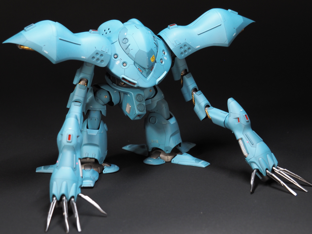 今回、新たに手に入れた0.1mmのタガネ（OEM元）で全体のスジボリをしました。結果から言うと、スジボリ後の処理がしづらい、です。スジボリを入れた後、めくれというかバリをサンドペーパーの端を溝に入れて角を落とす感じでやするんですが、この作業がしづらい。太さも0.15で問題ないんじゃないかと思いました。