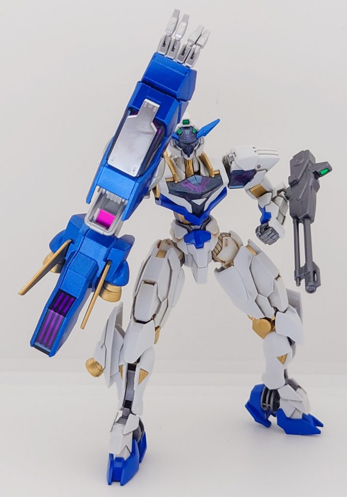 大型複合武装「 虎の手」を装備した状態!