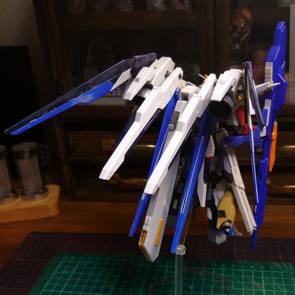 パーツ流用箇所頭部( EGストライク)肩部( HGキュリオス、MGストフリ)腕部( ライトニングZ、バウ)ブースター追加( デミバーディング、百万式メガフライヤー、ヘイズル2号機)武装追加( HGストフリ、Zガンダム、MGストフリ)