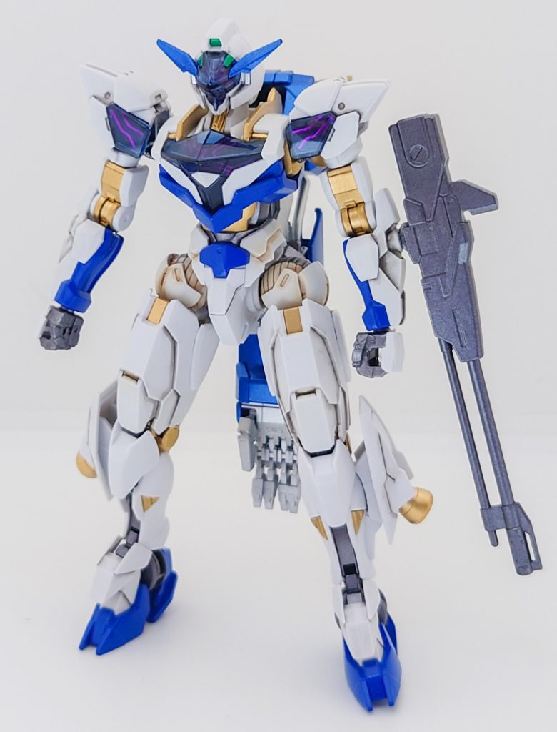 XGF-01ガンダムルブリス・ジウ正面配色が薄紫の部分を青色に変更し、左腕には火力アップのためにビームライフルを装備させてみました!
