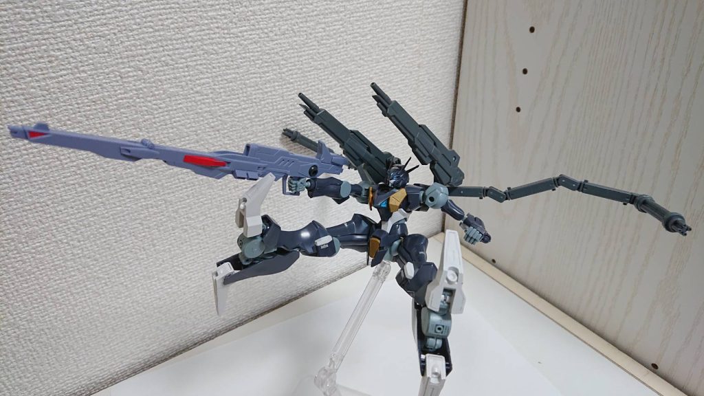 XOW-01マルディエルビームガトリング、XOW-02フォルテスビームキャノン、XOA-01脚部複合兵装ラオディンの砲身を全面展開させフルバーストモードに。マルチロックオンシステムはないがその威力は絶大である。