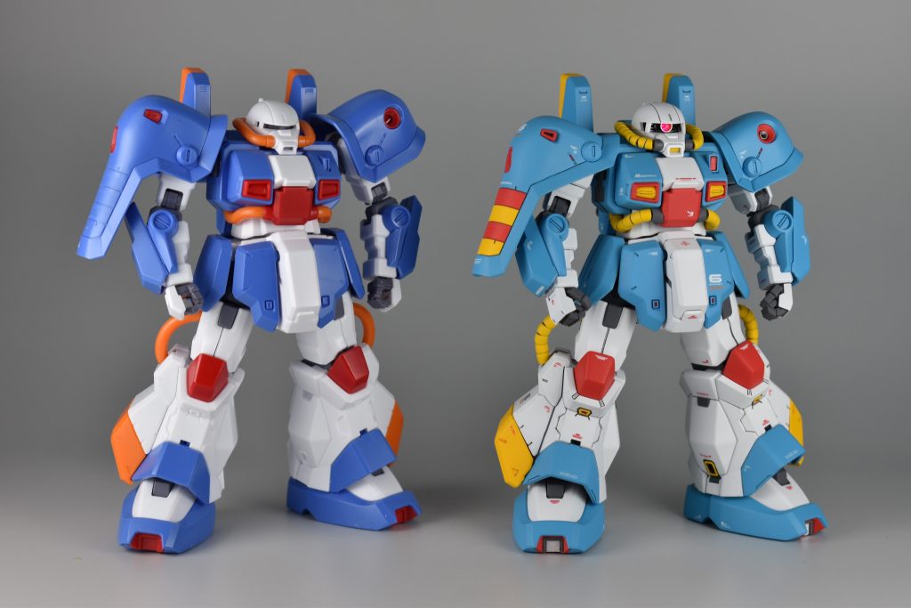 パチ組みとの比較画像。主に肩とパイプとモノアイスリットを修正してます。