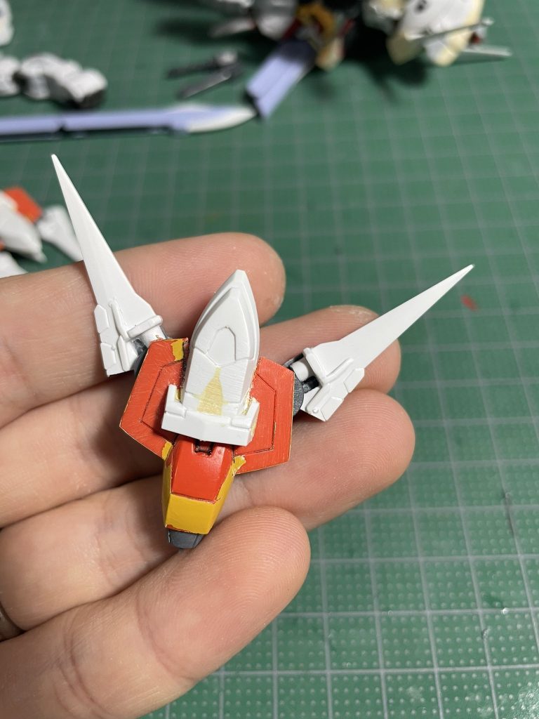 シールドはいただいた時に割れていたので色々弄ってこの形になりました。