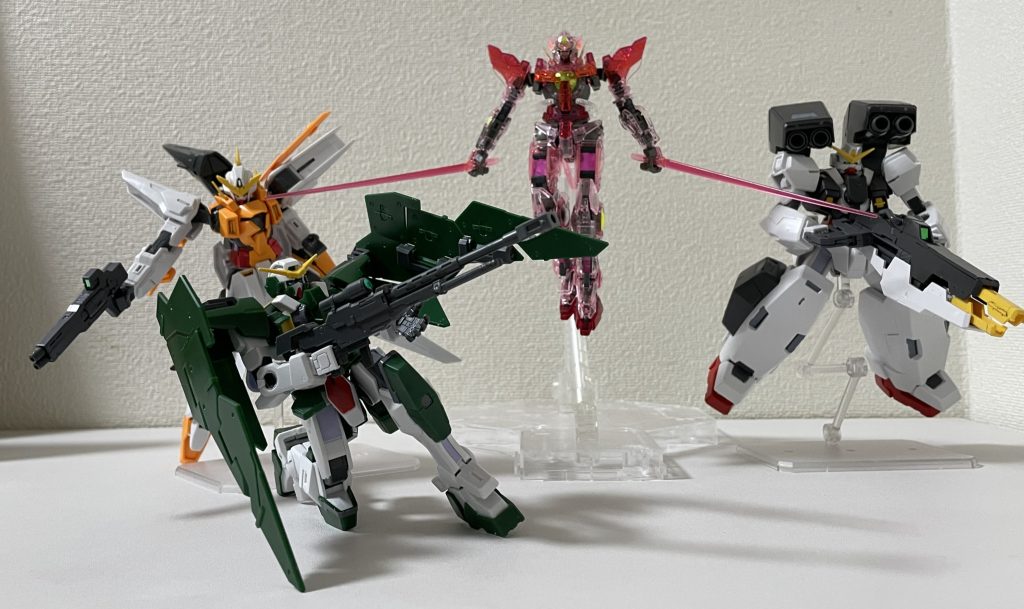 第3世代ガンダム！エクシアだけトランザムクリアなのはご勘弁を。エクシアのトランザムといえばこのポーズ。デュナメスの狙撃特化、ヴァーチェのマッシブ感、キュリオスの変形と機体それぞれに魅力が詰まっていて、好きです！