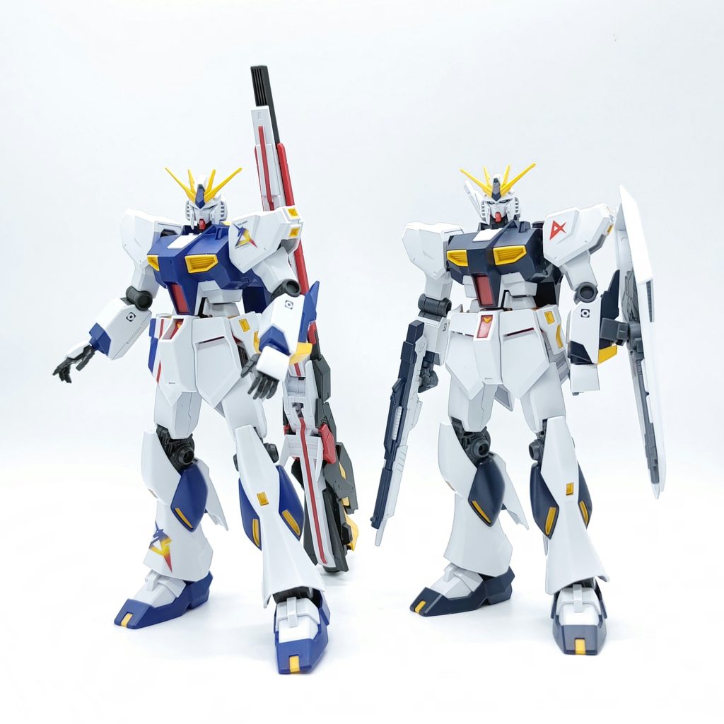 EGνガンダムと並べると、だいぶ印象が違うな…