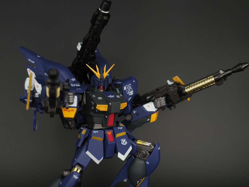 ダブル・グラビトン・ライフル今回はサイドグリップ、ハイフライヤーユニットのギミックに拘って出来る限り再現してみました。