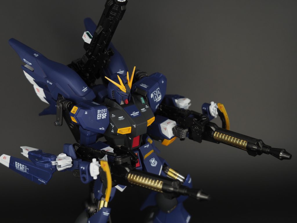 落ちやがれ！！（杉田ボイス）ウイング、センサーユニットもフレキシブルに可動します。