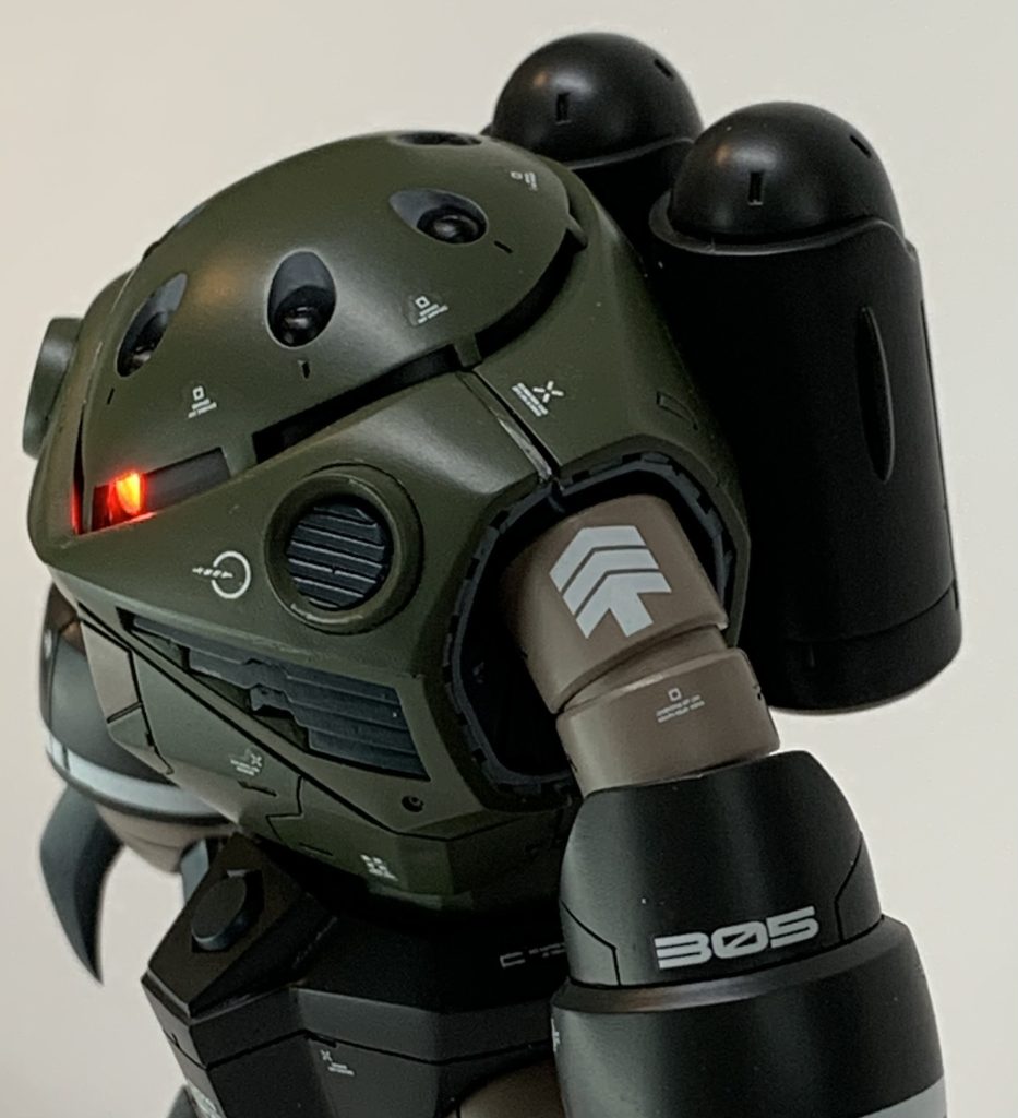 モノアイは例のごとく光らせてます。