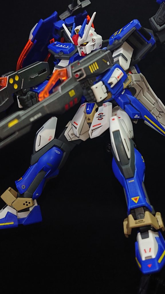 機体名の“イーグル”はF-15(戦闘機)の愛称であるイーグルから貰ってきました飛行機型に可変しますし、鳥の名前でもあるので丁度いいかなって感じですw