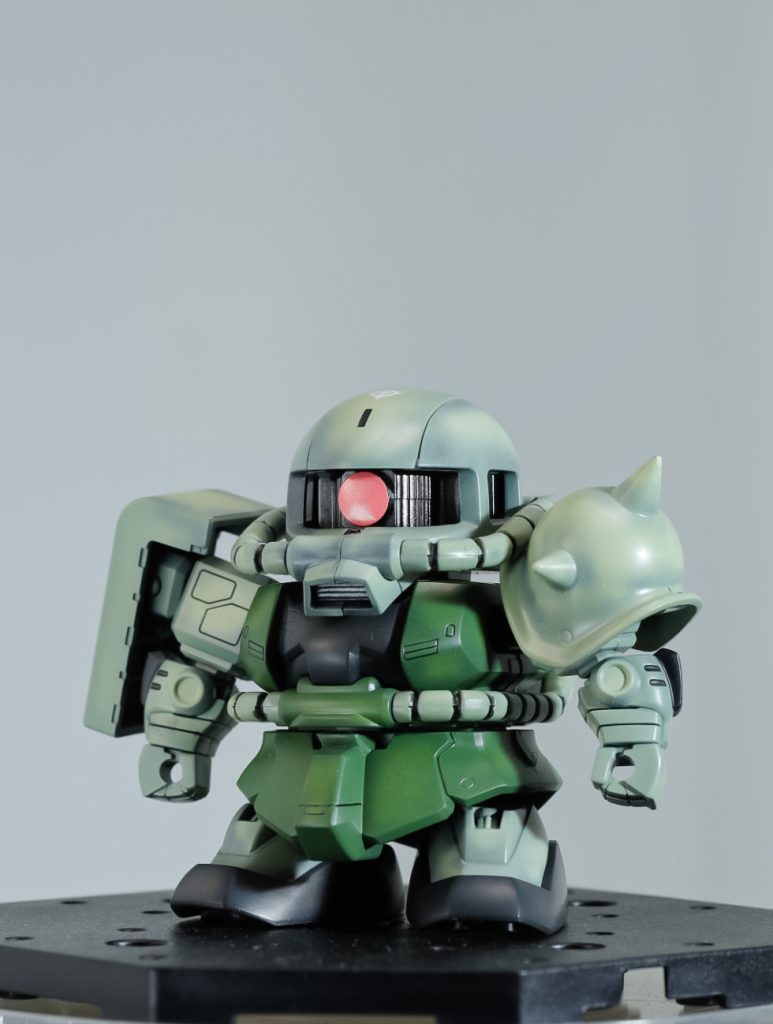 SDザクの方も塗装レシピはほぼ一緒、それにランドセルとマシンガンと頭部内部フレームはスターブライトアイアンで塗装。 