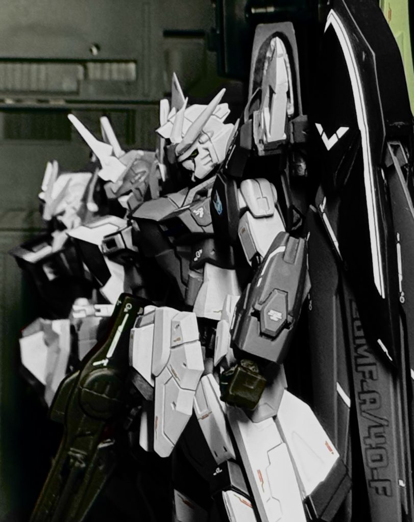 〜恥ずかし妄想設定〜C.E.76年 ファウンデーションとの激闘から1年、新世代の育成に力を入れる事となった世界平和監視機構コンパスは、新たに新MSの開発に着手する。新世代の隊員で構成された部隊のリーダーにキラ・ヤマトより指名されたシン・アスカの乗機として、キラ・ヤマト設計の元、シンの為のフリーダムを開発する運びとなった。自分を超える平和の守り手になってくれたらというキラ・ヤマトの願いから機体名はエクシードフリーダムと名付けられた。※マリューさんの声を思い起こしながら読んで下さい