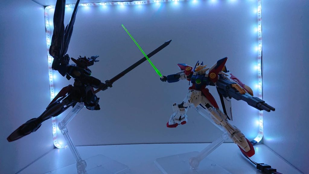 本物との決闘。ゼロ「お前は俺の影そのものだ!。俺の犯してきたすべての過ちそのものだ!」ゼロ影「俺がお前の影なら…俺はお前を消すことでしか本物のお前になり替われないじゃないか!」はいそうです。鎧武の呉島兄弟のセリフ借りました。(誰も聞いてない)本編でも借りるかもしれません。さて次回は、ユッキーの「アースガンダム」です!お楽しみに~