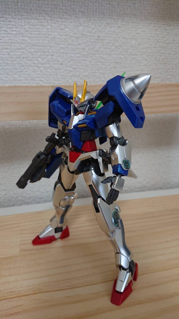 GNソードⅡってイメージだけどⅢも。GNソードⅢを持ってのポージングは今度のダブルオーライザーでそんなわけで次はダブルオーライザー　メタリックバージョンです！お楽しみにー。