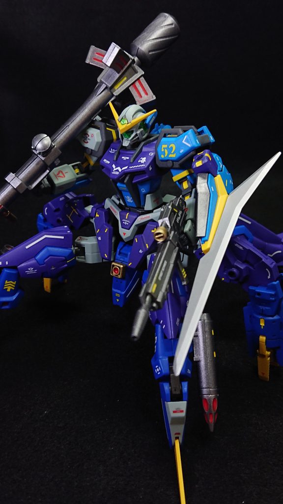 今回のお気に入りポイントは“全体のデザイン”です人型のストライクばかり作っていたので、初の異形系ストライクを作るのはなかなかに難しかったです💦特に上半身と下半身を違和感なく繋げる方法にかなり悩みましたなので、ダブルオーの腰部パーツが上手く噛み合った時には小躍りするぐらい嬉しかったですねｗ生みの苦しみが長かった分、こうやって完成してみるとかなり上手くまとめられたんじゃないかなと思っていますｗ思わぬ副産物的な感じで生まれたストライクでしたが、生まれる切っ掛けをくれたみずかトモカサさんにはホントに感謝です！今後、異形系ストライクの第2弾を出せるよう研究を続けていこうと思いますｗでは、最後までご覧いただきありがとうございました