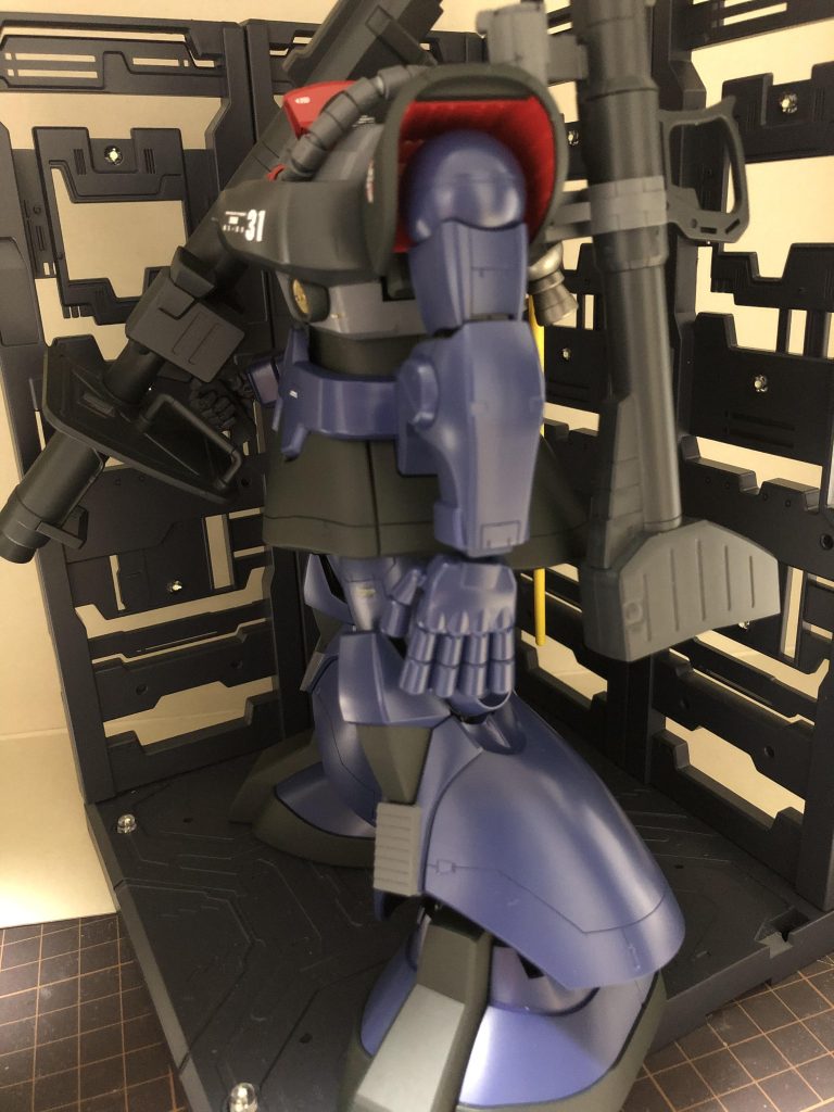 側方より。胸部は出力増強のため、ボリュームアップしました！