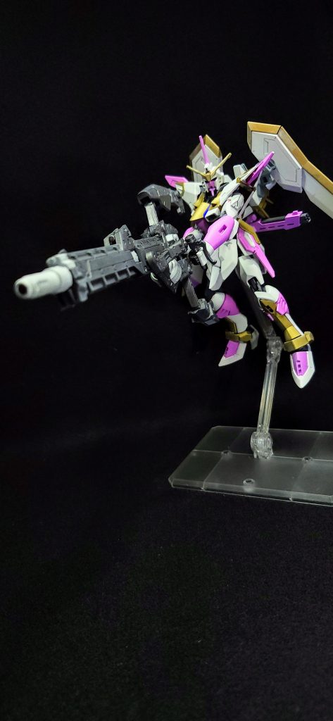 Unlimited Impact Burst Experiment Auto Mighty Engine大型レーザーガン通称U.I.B.E.A.M.E.一度の発射に開発者のU・シグレの権限が必要な為無闇矢鱈に撃ってはいけない