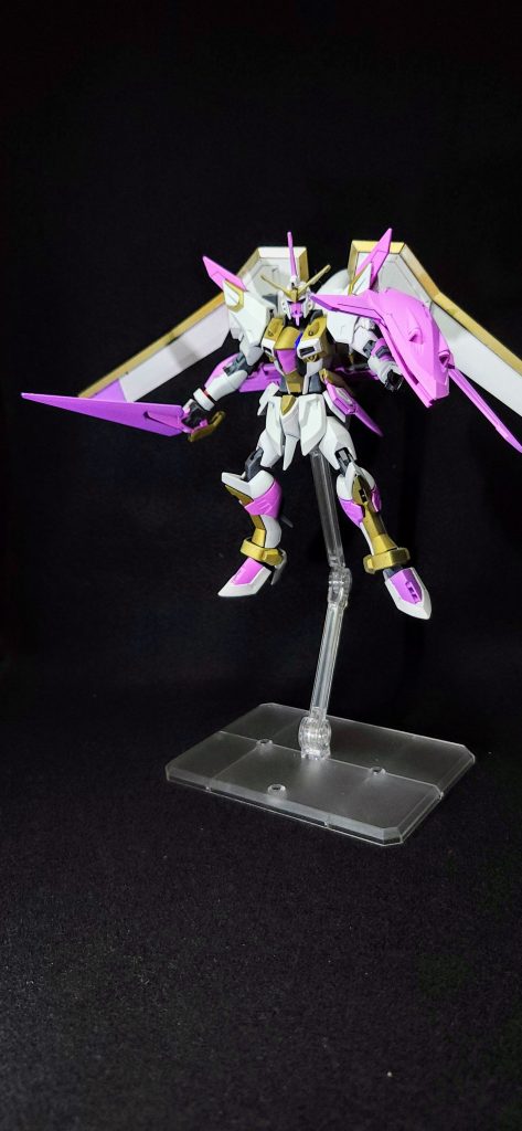 イモータルジャスティスガンダム・カーリタスバルキリー(角巻わため専用機)–6枚目/制作者:塗装狂主任