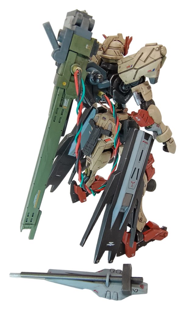 Ike主任:リアクターから電力供給されるレールガンを装備ヒャキンスキーご用達のUSBケーブル使用。レールガンの砲身以外は、DSOBLK使用。