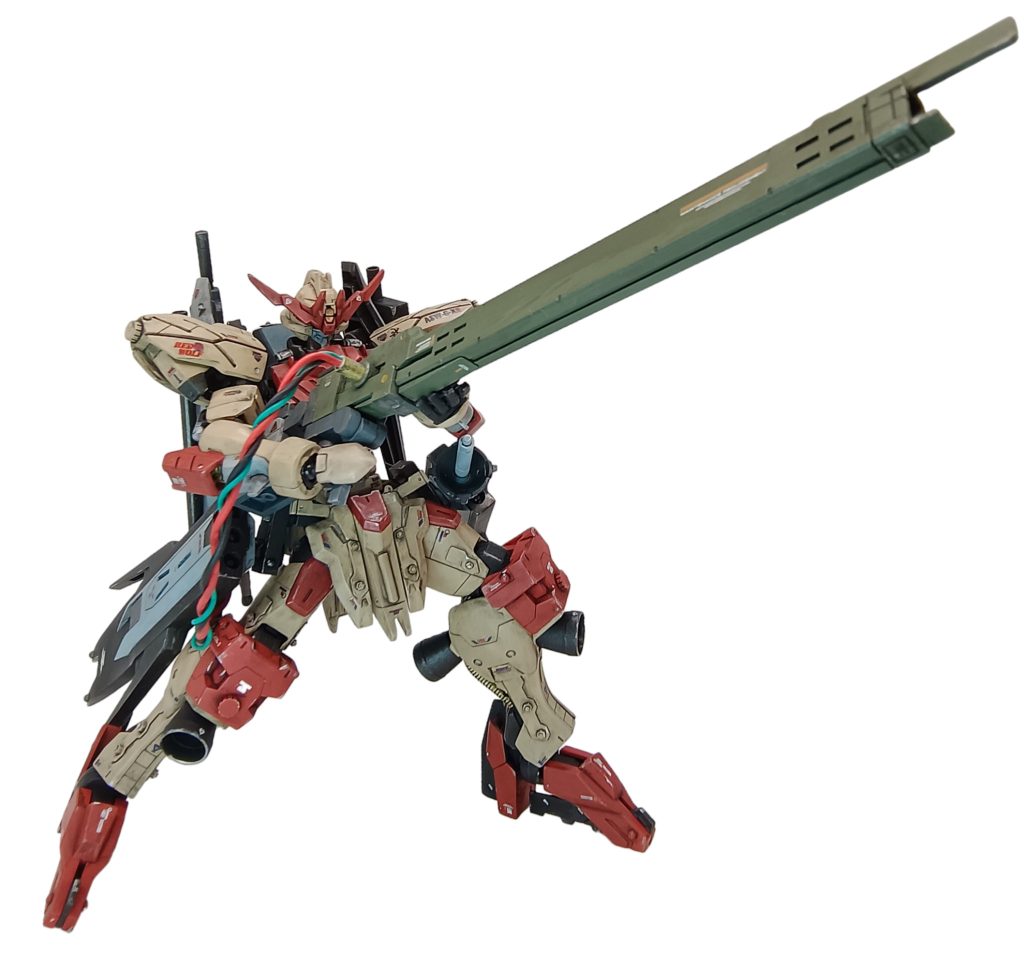 レールガン使用時は、ライフルはバックパックにマウント。