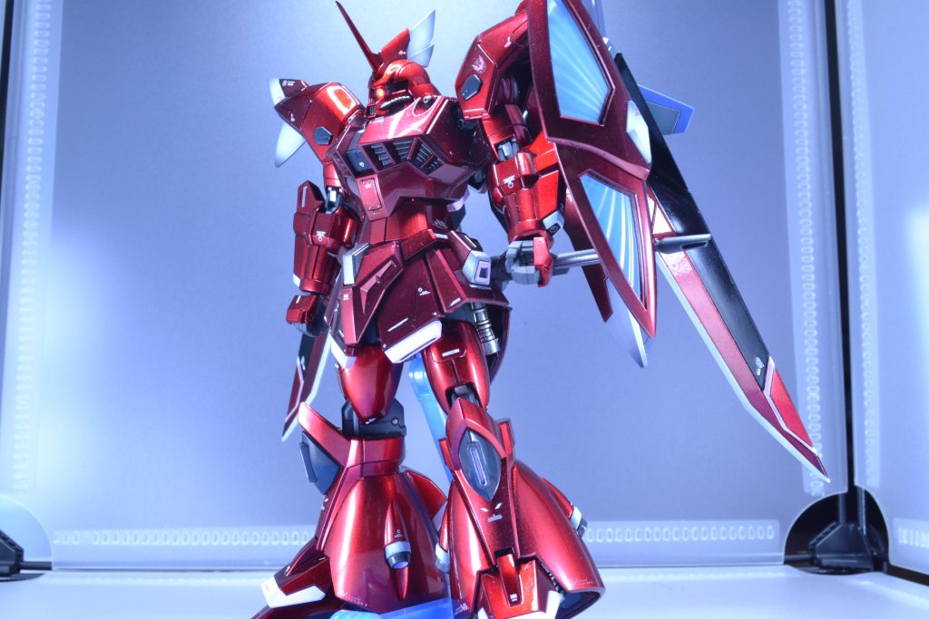 両翼は尖らせています。