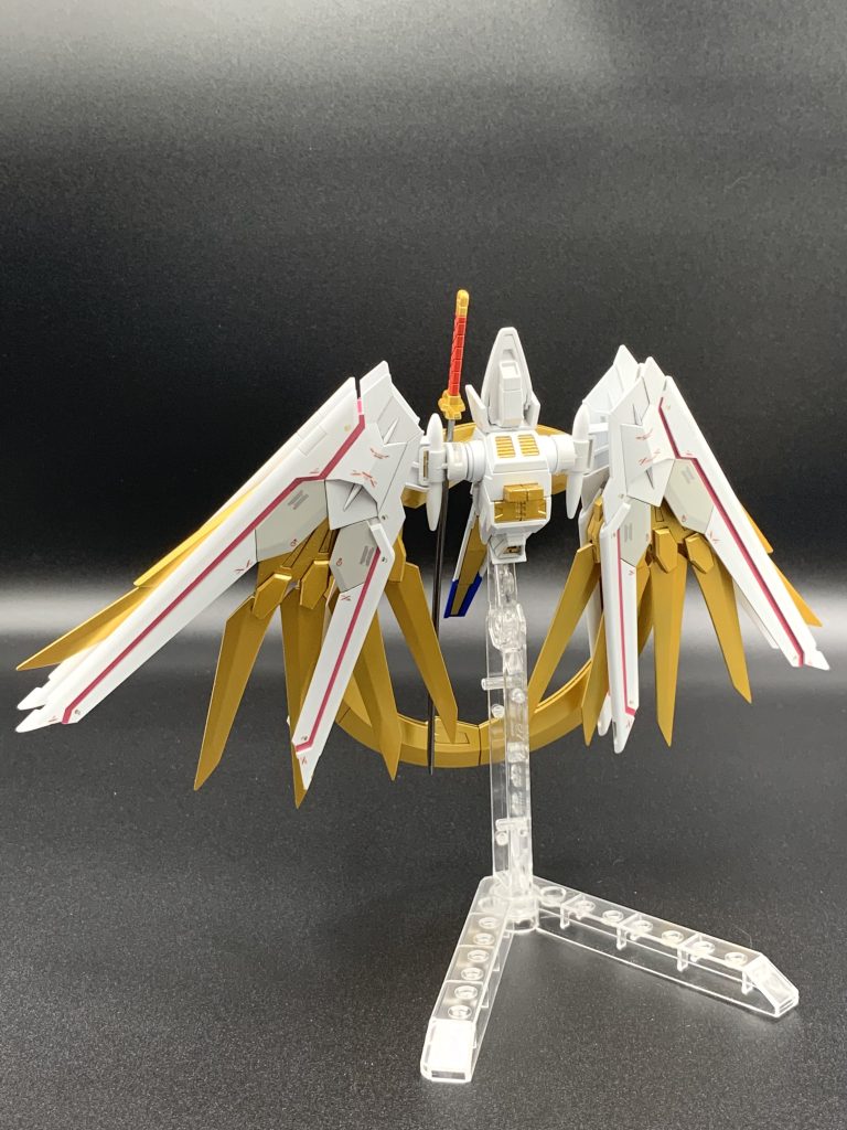 プラウドディフェンダーの金色バインダーはHGギャラクシーブースターから移植し、長く鋭利にしました!