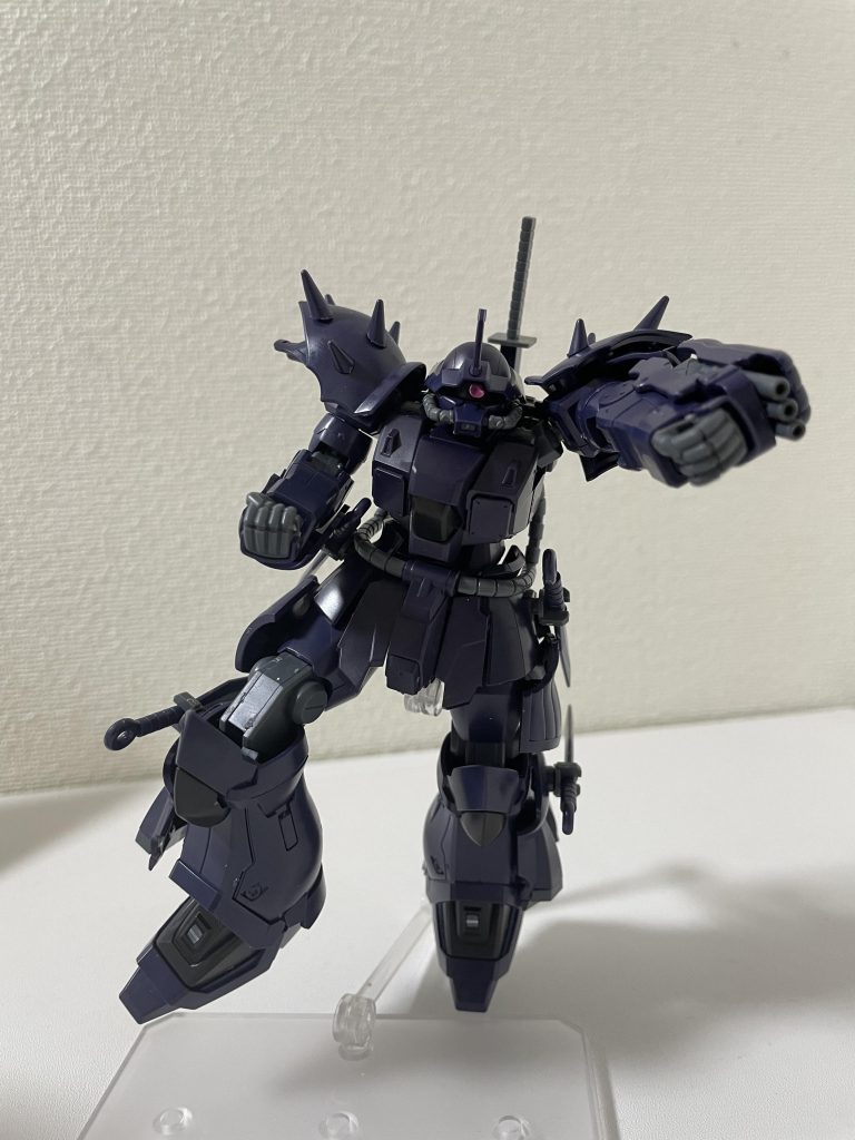 ガトリングを撃つ体勢で。