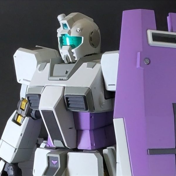 HG ジム (ショルダー・キャノン装備/ミサイルポッド装備)