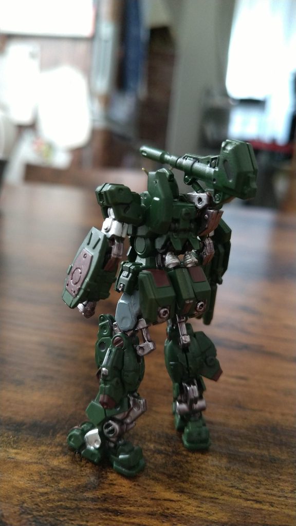 塗りだすと楽しくて、頑張っちゃうんですが、体力と根気がまだあんまり続かないですね。あまり熱中してると右手に負担きますね。