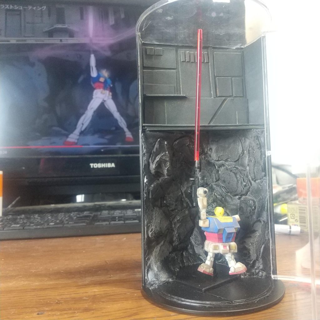 アニメのラストシューティングをバックに。だいたいイケてるんじゃないだろうか？？？自画自賛(gundam-kao3)