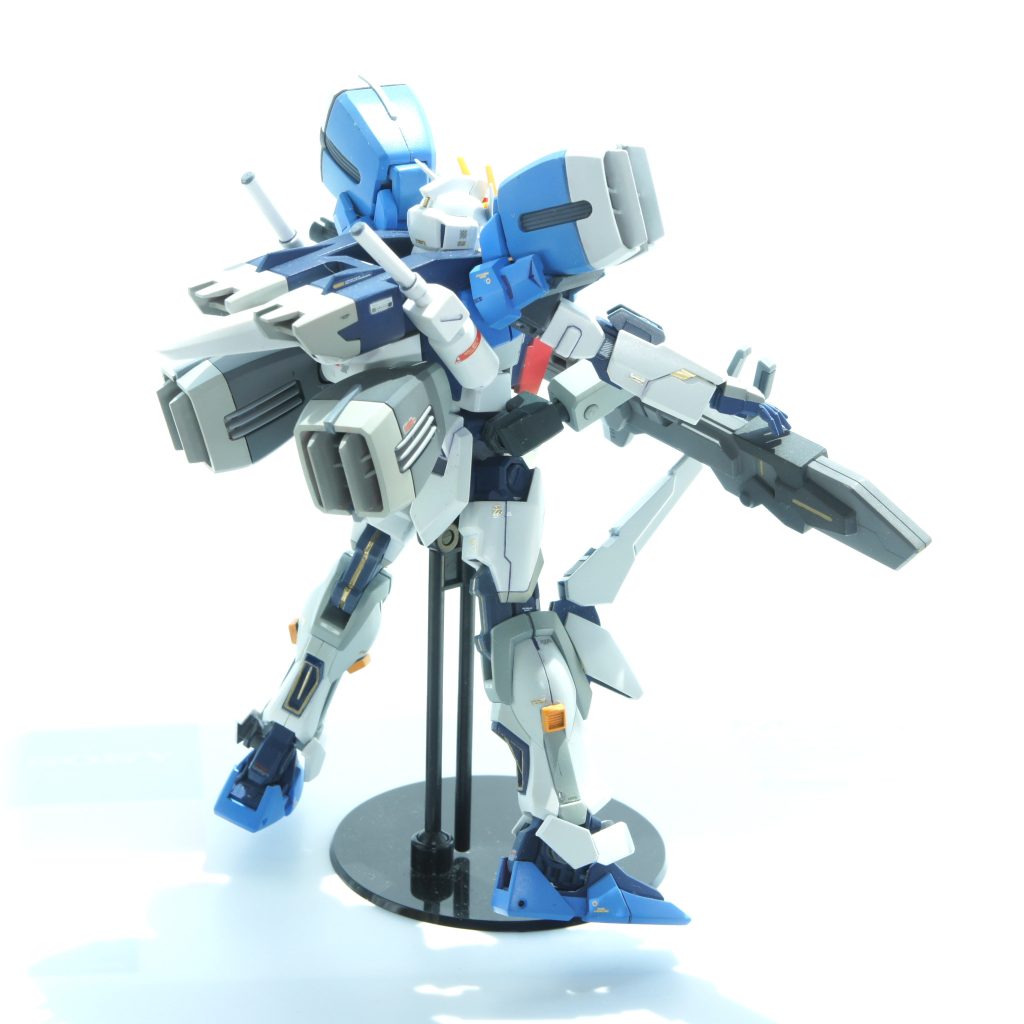 エールストライカーのトゲトゲは個人的に苦手だったので取り払いました。宇宙空間専用。色はGFF EX-Sガンダムの中の人を参考に調色。青はいわゆるPF21ブルーをめざしました。デカールはPS装甲とそれ以外で貼り分けています。