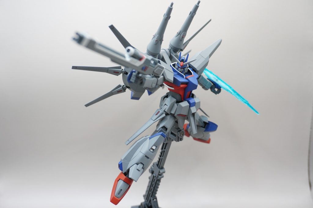 股関節がよく開くようになってポーズもいい感じです。美脚効果を狙い、足首のパカパカも削ってキットそのままより下げられるようにしています。フリーダムの靴はつま先が稼働するので足が長く見えますね