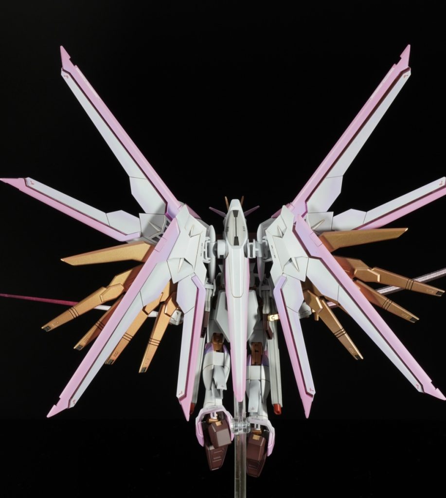 ガンプラ始めて3年たちますが、SEED世代なのにSEEDキットはレジェンドガンダムのみでした、、ここ最近はSEEDキットしか制作してない！直近では・ライジングフリーダム・エールカラミティ を制作しましたーソードカラミティ、デュエルブリッツ　この二つは完成まで行きたいですね